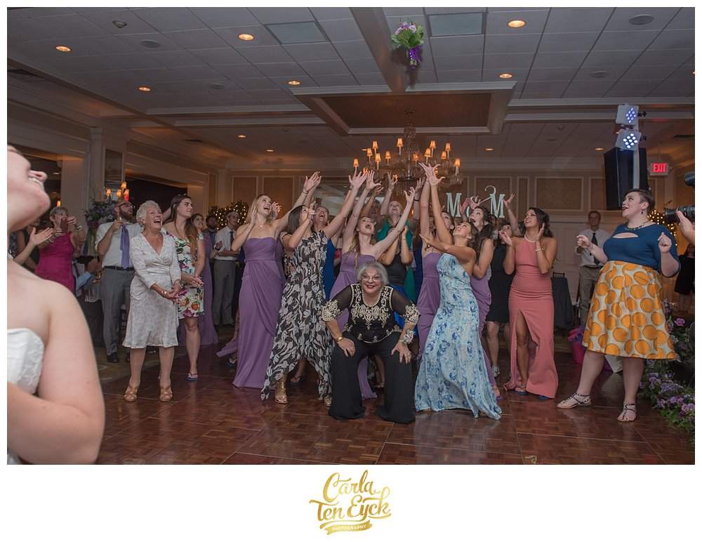 greenwich-country-club-wedding-sixpence-carla-ten-eyck-66