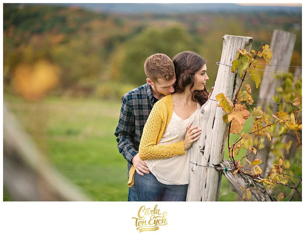 GOUVEIA_VINEYARD_AUTUMN_ENGAGEMENT_CARLA_TEN_EYCK_-10