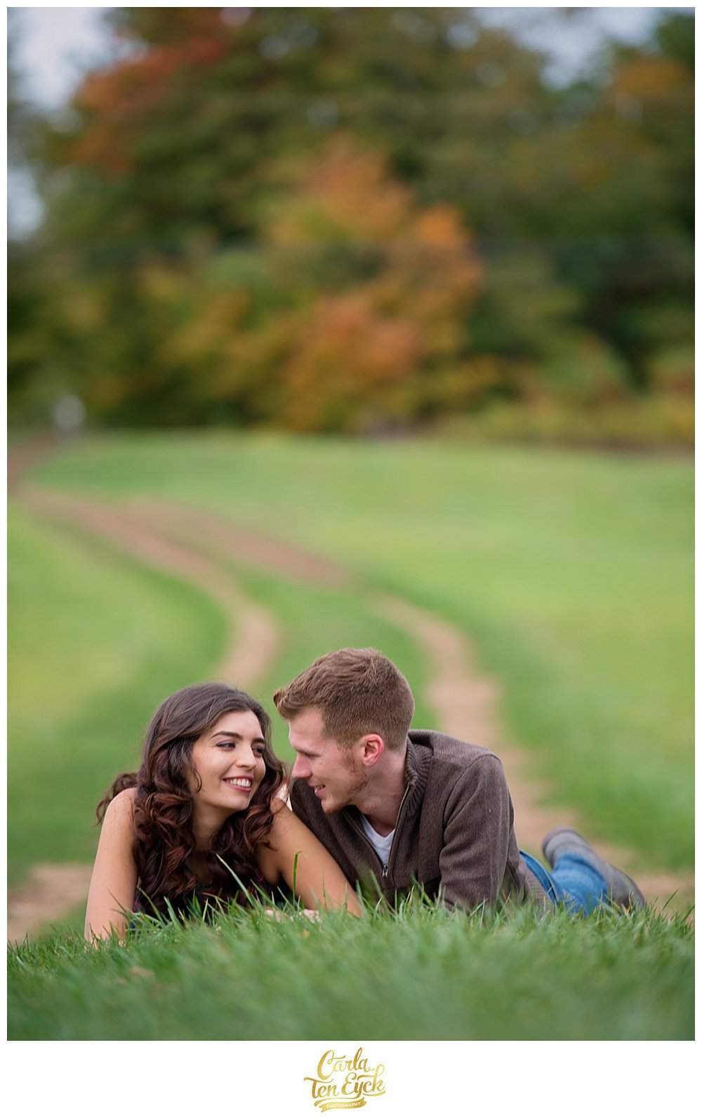GOUVEIA_VINEYARD_AUTUMN_ENGAGEMENT_CARLA_TEN_EYCK_-30