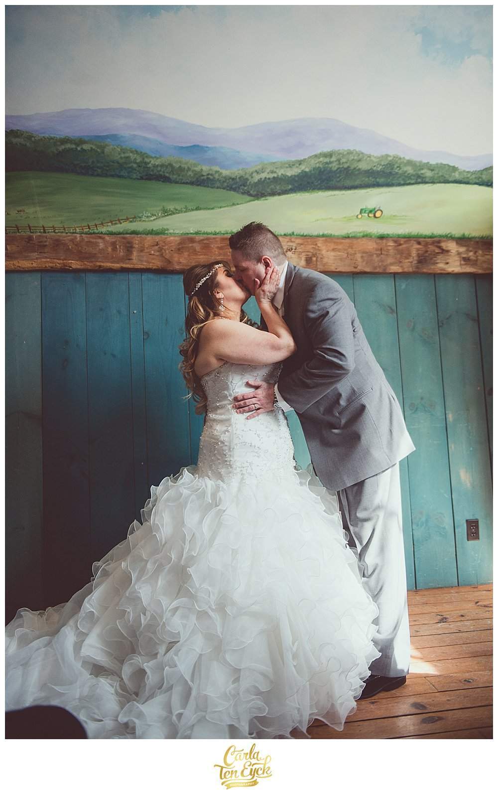 HOPKINS_VINEYARD_VOW_RENEWAL_CARLA_TEN_EYCK_-21