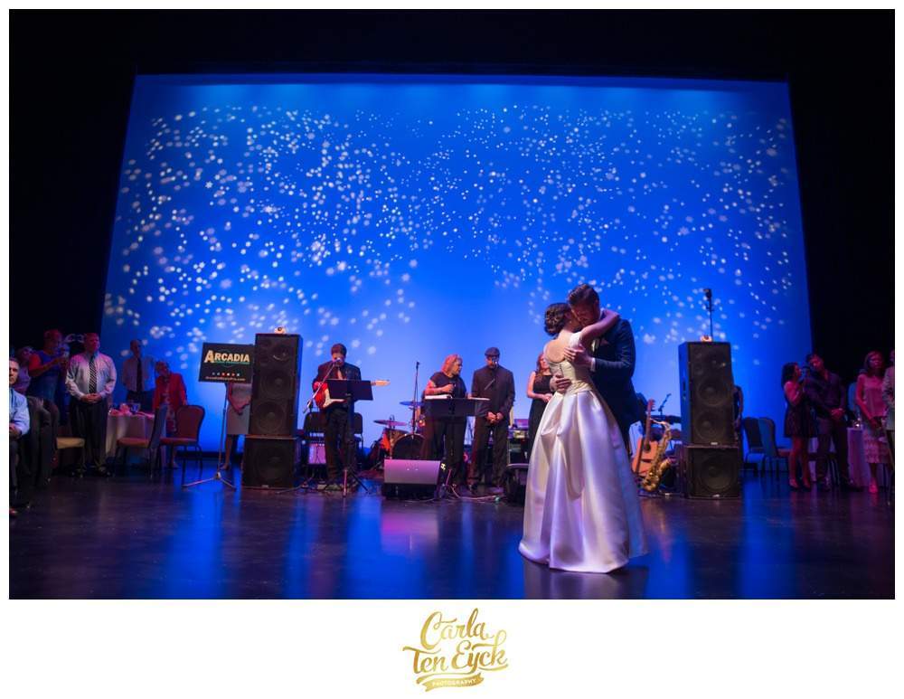 BUSHNELL-MEMORIAL-WEDDING_HARTFORD-CARLA-TEN_EYCK--36