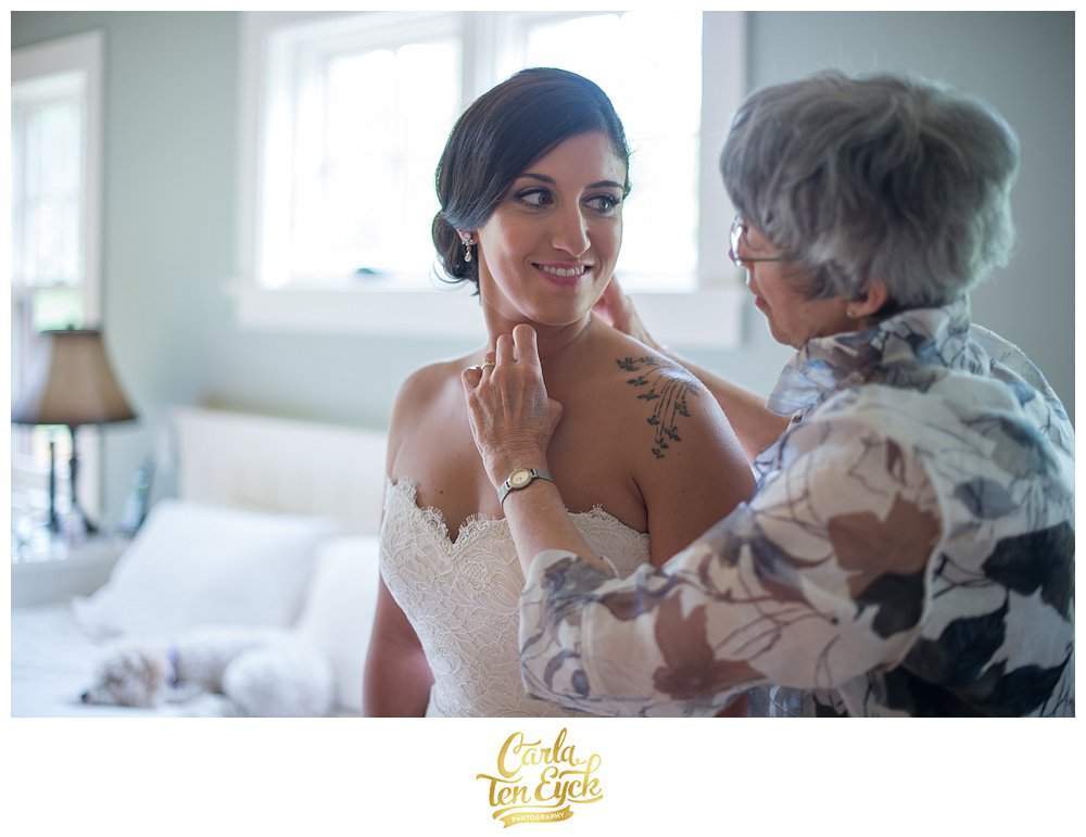 MARTHAS-VINEYARD-WEDDING-CARLA-TEN-EYCK-11